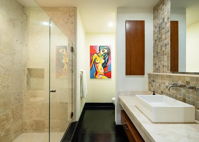 La Perla 163, Ocean View 3 Bedroom Penthouse Apartment *