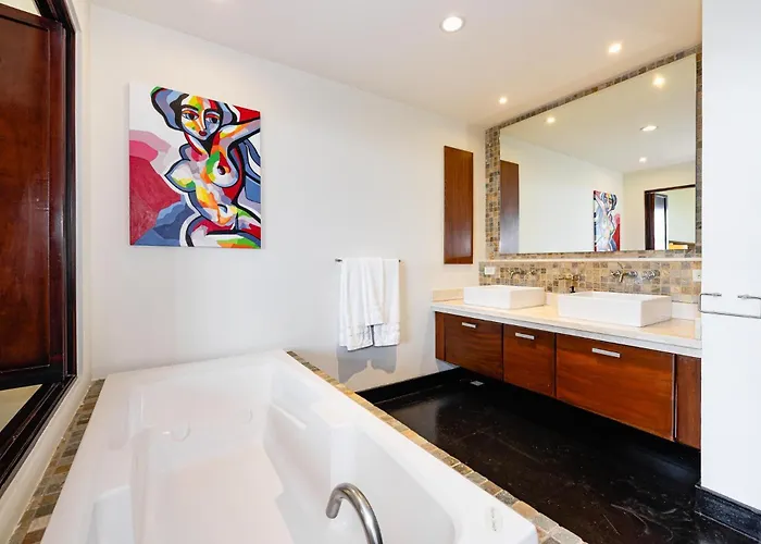Apartment La Perla 163, Ocean View 3 Bedroom Penthouse
